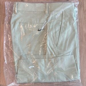 NWT NIKE Men's Tour Chino 8" Golf Shorts - Honeydew 34